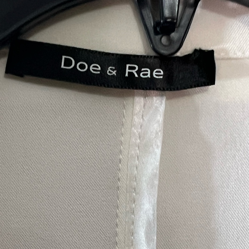 Doe & Rae White Jacket - Picture 2 of 3